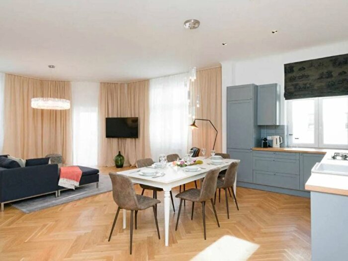 Appartamento trilocale in affitto in Via Fatebenefratelli, Brera, Milano