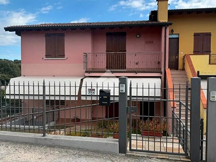 Appartamento trilocale in vendita in Piazza San Sebastiano, Cavriana