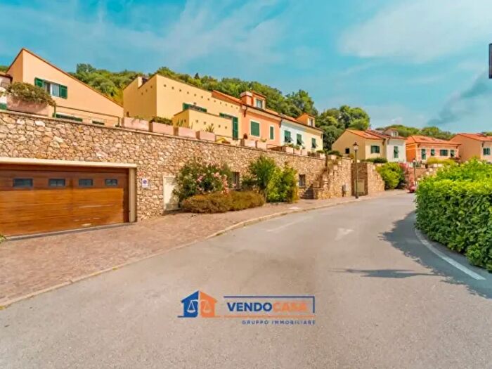 Casa con 6 locali in vendita in Via alla Murta, Albisola Superiore
