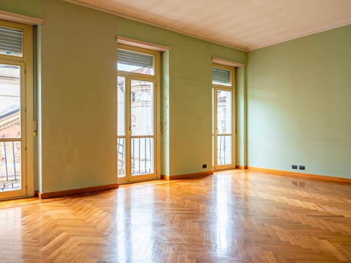 Appartamento trilocale in affitto in Via Giuseppe Garibaldi, Quadrilatero Romano, Torino