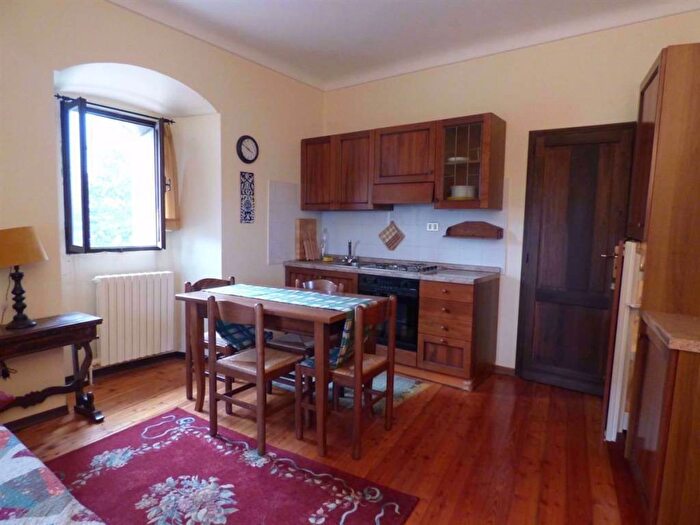 Appartamento bilocale in affitto in Via Vicolo Castello, Centro, Envie