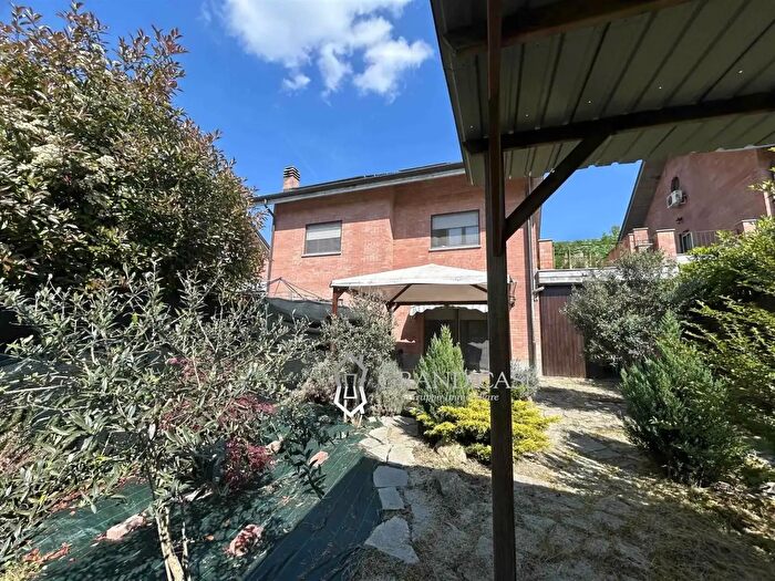 Casa con 5 locali in vendita in Strada del Valasso, Lauriano