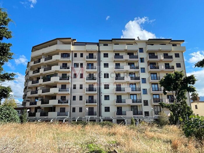 Appartamento quadrilocale in vendita in Via Ciccarello, Reggio Calabria