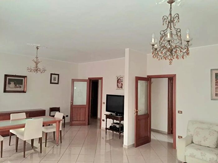 Appartamento con 5 locali in affitto in Via Regina Margherita, Andria