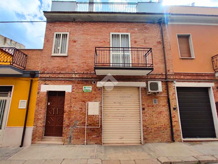Casa con 5 locali in vendita in Via Generale Alessandro Malice, San Severo