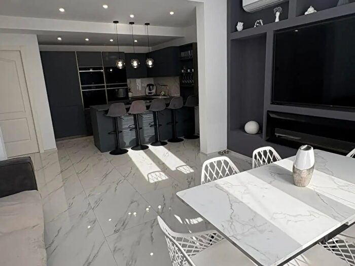 Appartamento quadrilocale in vendita in Montignoso