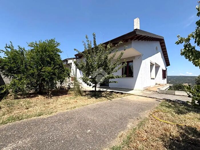 Casa con 5 locali in vendita in Via degli Oleandri, Nuoro
