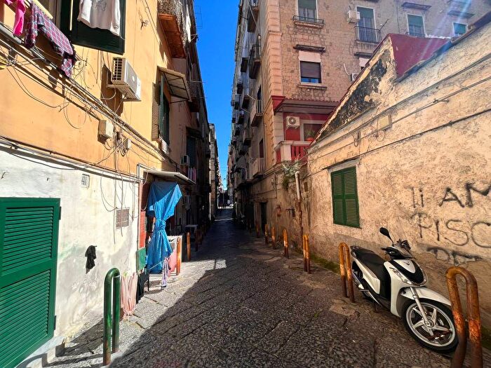 Appartamento monolocale in affitto in Vico della Neve, Stella Materdei, Napoli