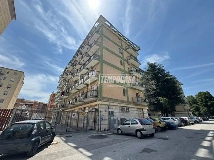 Appartamento trilocale in vendita in Via De Viti De Marco, Foggia