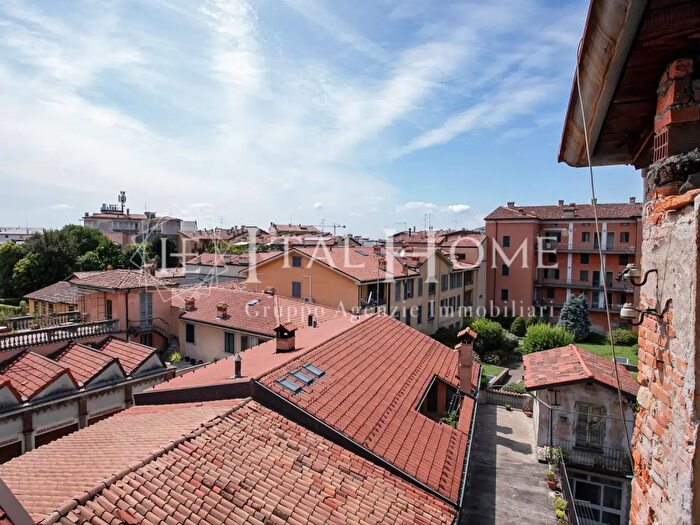 Appartamento trilocale in vendita in Via Greppi, Bergamo