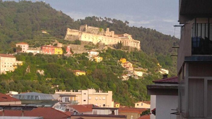 Appartamento con 5 locali in vendita in Massa