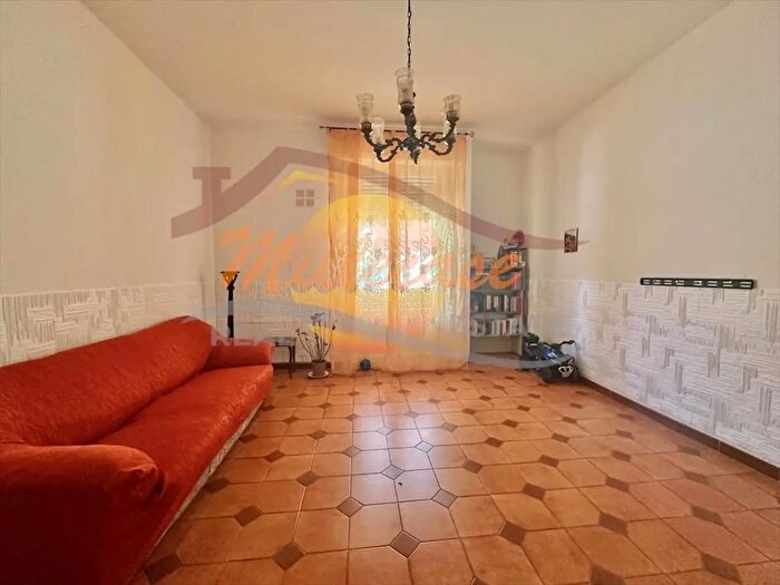 Appartamento quadrilocale in vendita in Via Lazio, Siracusa