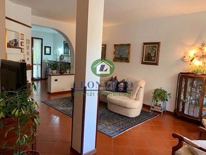 Casa con 6 locali in vendita in Montecatini Terme