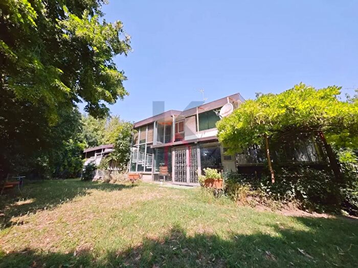 Casa con 5 locali in vendita in Via Monte del Pozzo, Forli