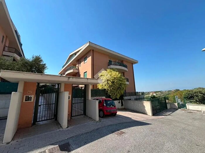 Appartamento bilocale in affitto in Via del Fosso di SantAndrea, Roma