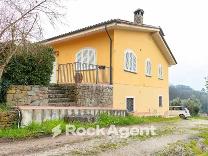 Casa con 6 locali in vendita in Via della Tinaia, Montecarlo