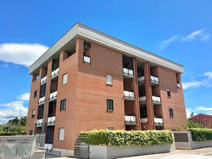 Appartamento trilocale in vendita in Via Carlo Cassola, Roma