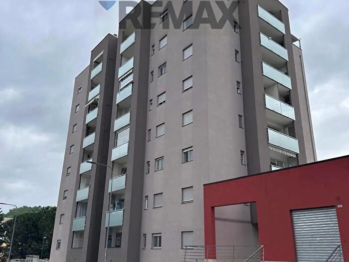 Appartamento trilocale in vendita in Via Anna Morrone, Cosenza