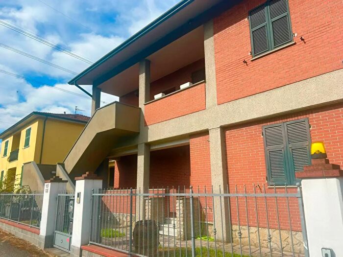 Casa con 13 locali in vendita in Sarzana