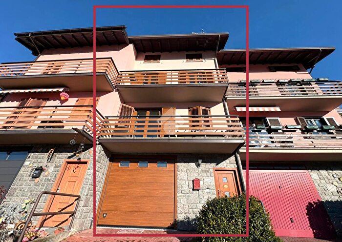 Casa quadrilocale in vendita in Via Valena, Montagna In Valtellina
