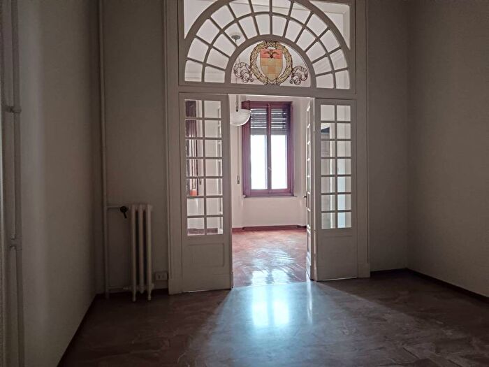 Appartamento con 6 locali in affitto in Borgo Del Parmigianino, Centro Storico, Parma