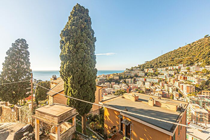 Appartamento con 6 locali in vendita in Via San Rocco di Nervi, Genova