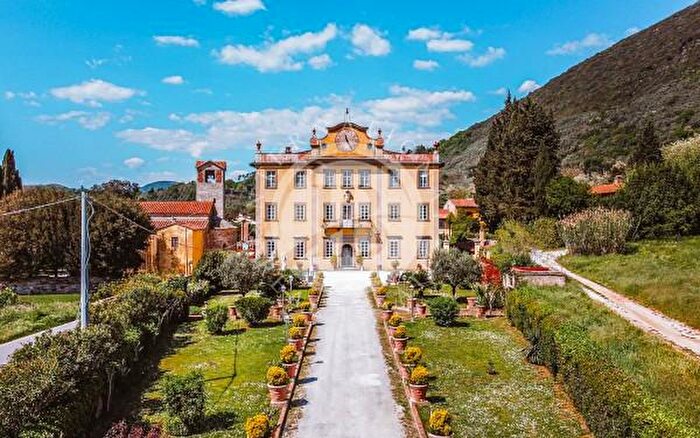 Casa con 6 locali in vendita in San Giuliano Terme