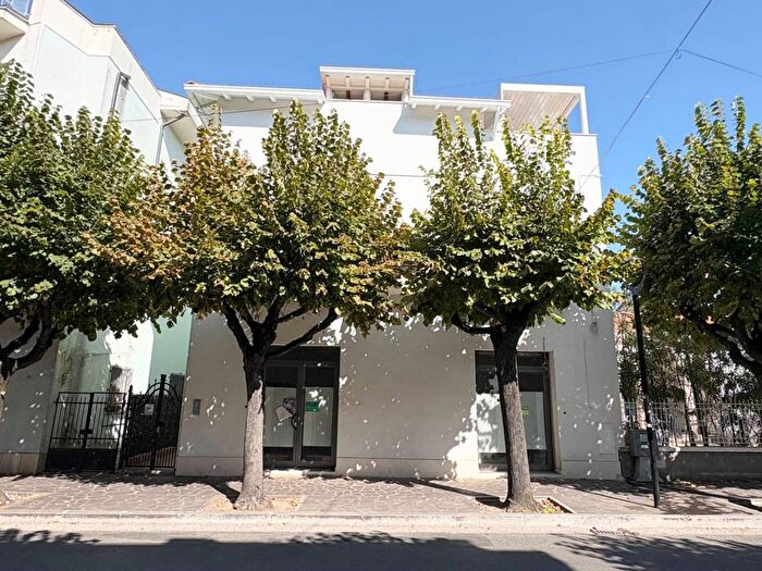 Appartamento con 5 locali in vendita in Via Paolo Thaon de Revel, Centro, Giulianova