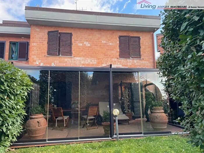 Casa con 7 locali in vendita in Monteriggioni