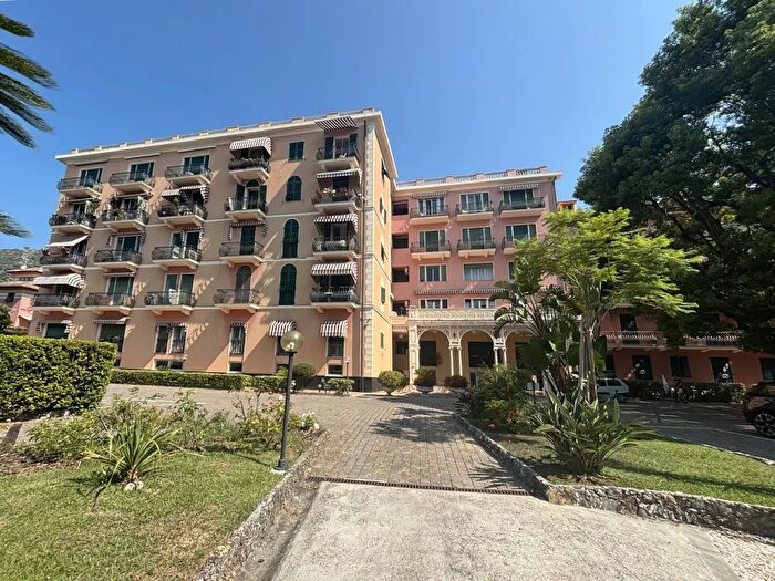 Appartamento bilocale in affitto in Viale delle Palme, Genova