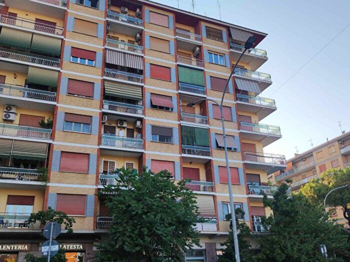 Appartamento trilocale in affitto in Piazza Roberto Malatesta, Pigneto, Roma