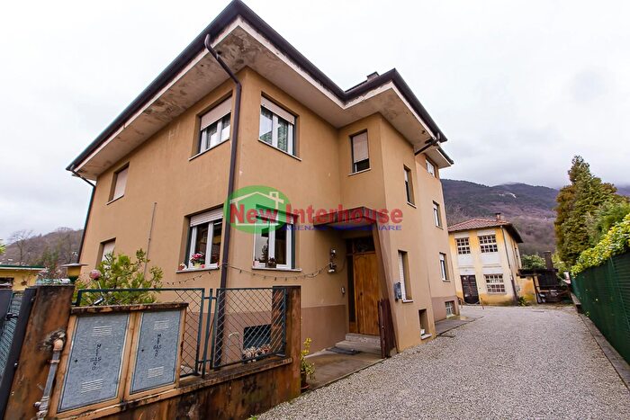 Appartamento con 5 locali in vendita in Via Alessandro Manzoni Maniago, Maniago