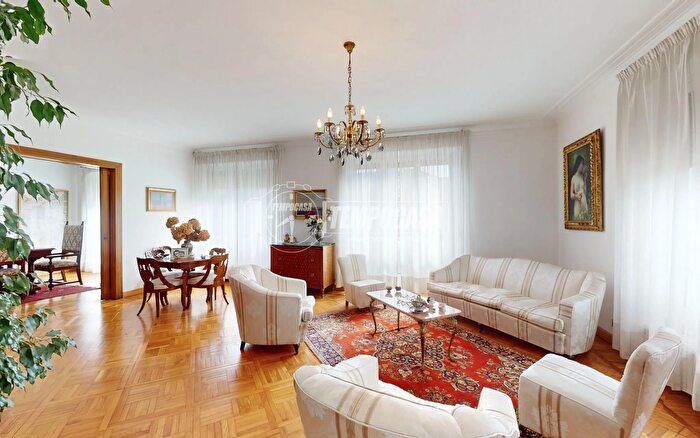 Appartamento con 6 locali in vendita in Via Gaetano Donizetti, Torino