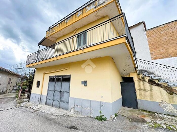 Casa con 7 locali in vendita in Via Starze, Roccabascerana