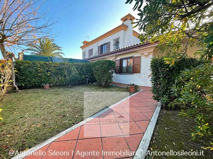 Casa con 6 locali in affitto in Porto Recanati