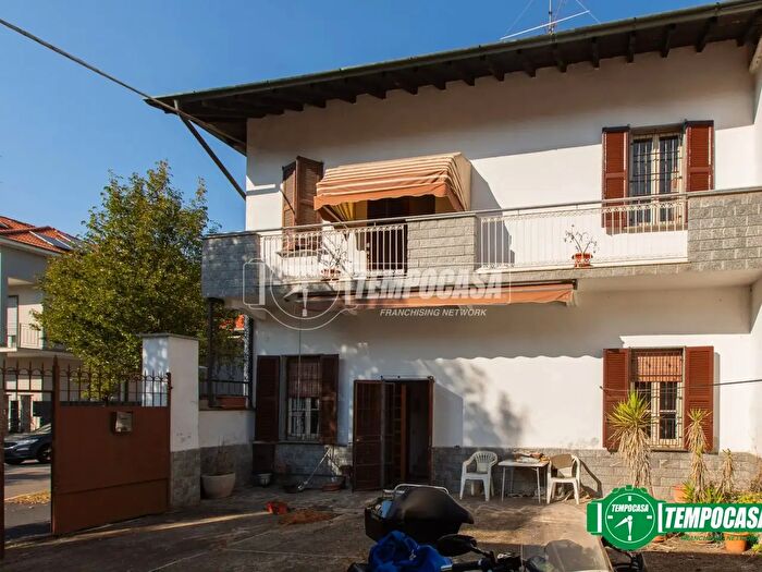Casa trilocale in vendita in Via Montello, Busto Arsizio