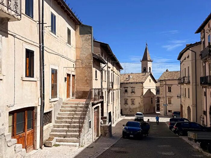 Appartamento con 6 locali in vendita in Via Colle Iaduini, Pescocostanzo