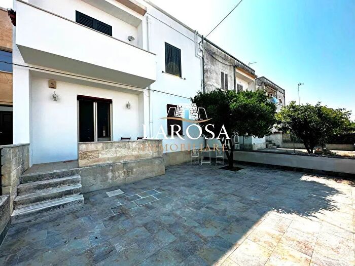 Appartamento con 5 locali in vendita in Calimera