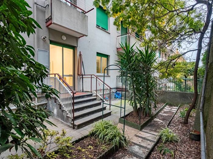 Appartamento bilocale in affitto in Via Pietro Paleocapa, Castelletto, Genova