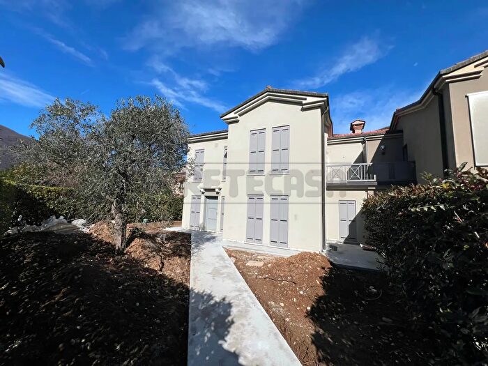 Casa con 10 locali in affitto in Pove Del Grappa