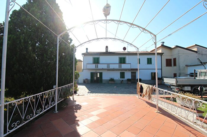 Casa con 6 locali in vendita in Via Pomo, Cerreto Guidi