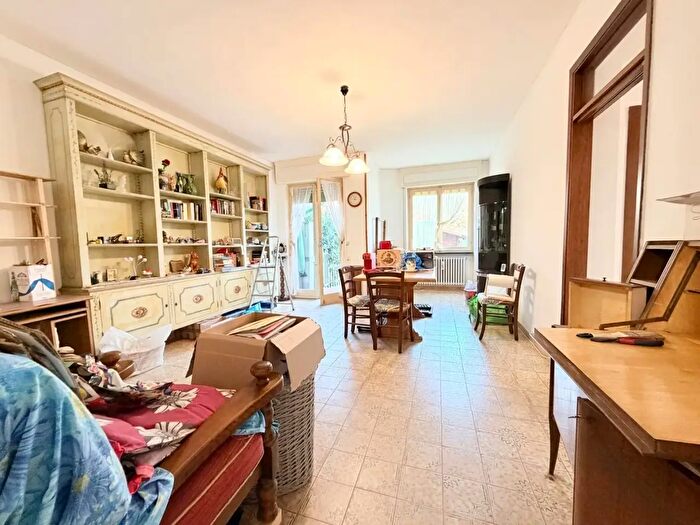 Appartamento con 5 locali in vendita in Massa