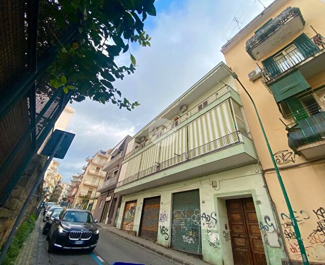 Appartamento trilocale in vendita in Via Maresca, Torre Del Greco
