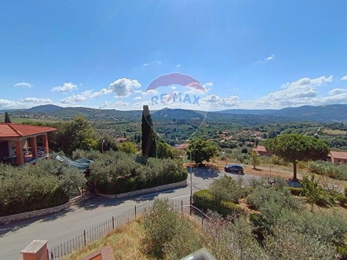 Casa quadrilocale in vendita in Via Belvedere, Panicale