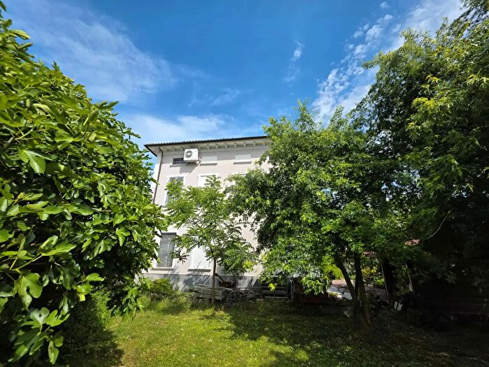 Casa con 8 locali in vendita in Via Carlo Noè, Bozzole