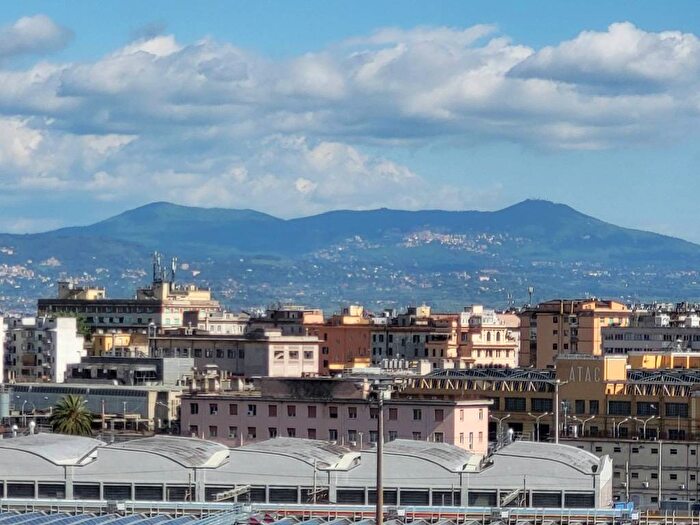 Appartamento quadrilocale in affitto in Via degli Ausoni, San Lorenzo, Roma
