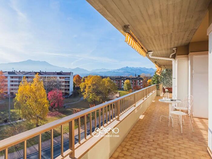 Appartamento con 9 locali in vendita in Via Fenoglio B, Cuneo