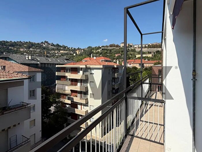 Appartamento quadrilocale in affitto in Via Santa Lucia, Bergamo