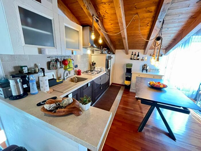 Appartamento trilocale in vendita in Via Lorenzo Gardella, Casarza Ligure