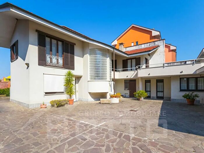 Case in Vendita e in Affitto - 3